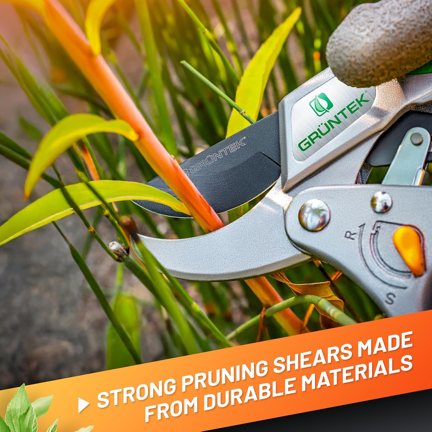 Infographic summarising the key features of the GRUNTEK Kakadu ratchet secateurs